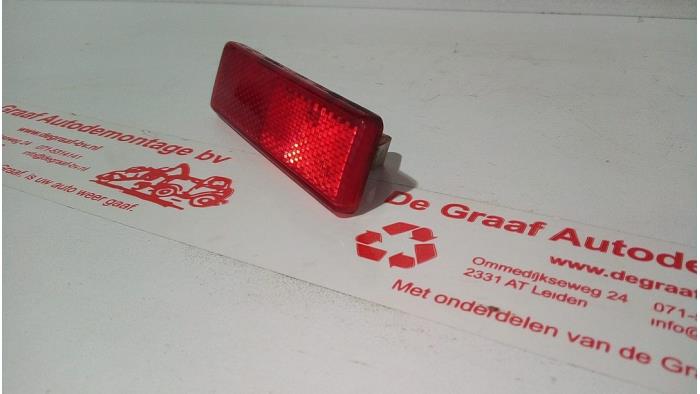 Rear light reflector