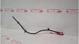 Usagé Jauge d'huile Volkswagen Transporter T5 1.9 TDi Prix € 25,00 Règlement à la marge proposé par de Graaf autodemontage B.V.