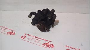 Usagé Pompe de direction Volkswagen Transporter T5 1.9 TDi Prix € 50,00 Règlement à la marge proposé par de Graaf autodemontage B.V.
