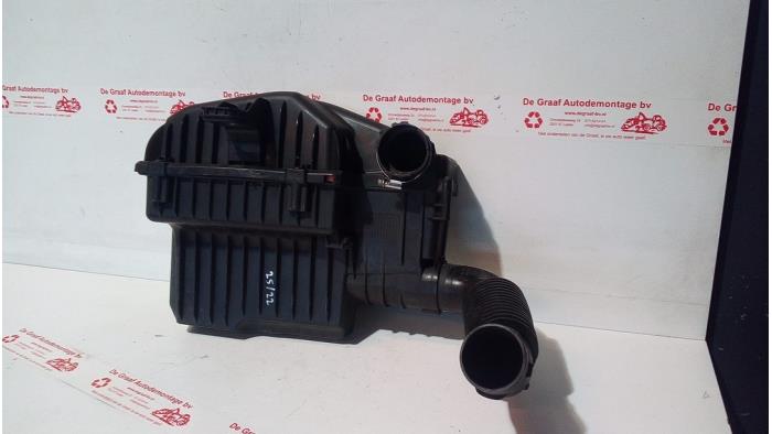 Begagnade Luftfilterhus Peugeot 208 I (CA/CC/CK/CL) 1.2 Vti 12V PureTech 82 Pris € 25,00 Marginaltabell erbjuds av de Graaf autodemontage B.V.