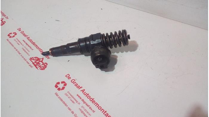 Einspritzdüse (Diesel) van een Volkswagen Transporter/Caravelle T5 2.5 TDi PF 2007