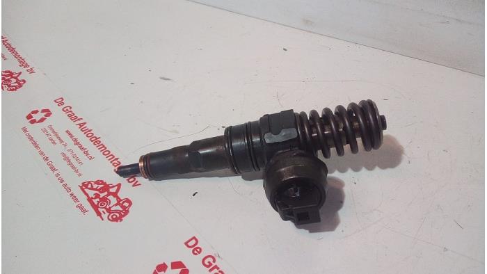 Einspritzdüse (Diesel) van een Volkswagen Transporter/Caravelle T5 2.5 TDi PF 2007