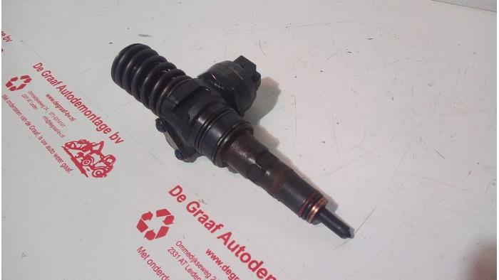 Einspritzdüse (Diesel) van een Volkswagen Transporter/Caravelle T5 2.5 TDi PF 2007