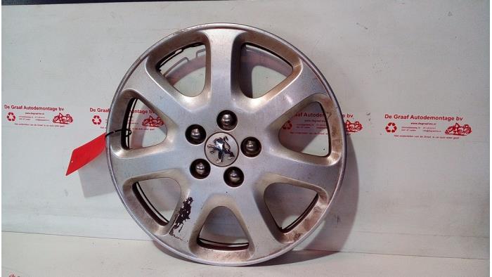 Używane Kolpak Peugeot 807 2.2 16V Cena € 15,00 Procedura marży oferowane przez de Graaf autodemontage B.V.