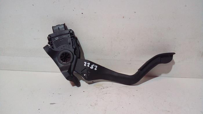 Begagnade Gaspedalsensor Peugeot 208 I (CA/CC/CK/CL) 1.2 Vti 12V PureTech 82 Pris € 20,00 Marginaltabell erbjuds av de Graaf autodemontage B.V.