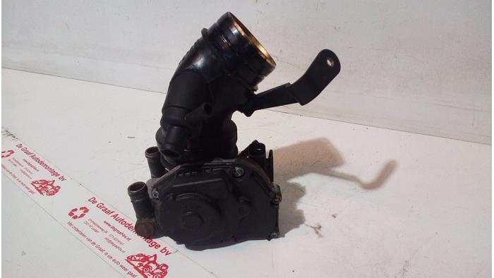 Usagé Boitier papillon Audi A4 (B5) 1.8 20V Prix € 50,00 Règlement à la marge proposé par de Graaf autodemontage B.V.