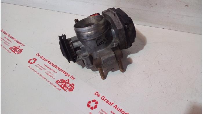 Gebrauchte Drosselklappengehäuse Volkswagen Golf III Cabrio (1E) 1.6i Preis € 50,00 Margenregelung angeboten von de Graaf autodemontage B.V.