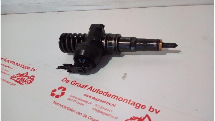 Usagé Injecteurs Volkswagen Caddy III (2KA,2KH,2CA,2CH) 2.0 SDI Prix € 120,00 Règlement à la marge proposé par de Graaf autodemontage B.V.