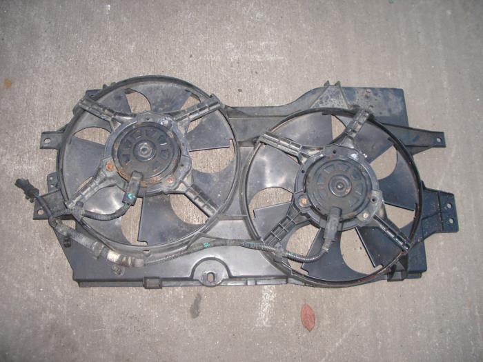 Fan motor from a Chrysler Voyager/Grand Voyager 3.3i V6 1997