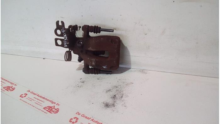 Gebrauchte Bremszange rechts hinten Volkswagen Caddy III (2KA,2KH,2CA,2CH) 2.0 SDI Preis € 35,00 Margenregelung angeboten von de Graaf autodemontage B.V.