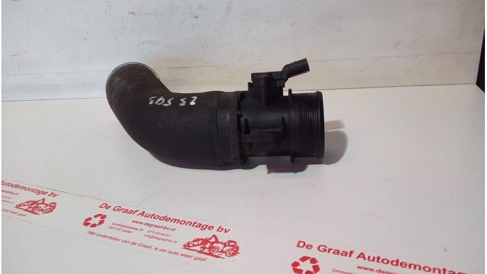 Usagé Tube intercooler Volkswagen Transporter T5 2.0 TDI DRF Prix € 40,00 Règlement à la marge proposé par de Graaf autodemontage B.V.