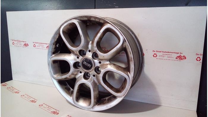 Używane Obrecz Mini Mini (F56) Cena € 80,00 Procedura marży oferowane przez de Graaf autodemontage B.V.