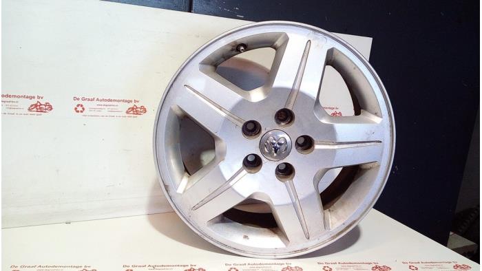 Używane Obrecz Dodge Caliber 1.8 16V Cena € 80,00 Procedura marży oferowane przez de Graaf autodemontage B.V.