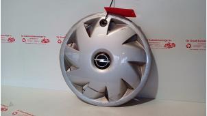 Używane Kolpak Opel Vectra A (86/87) 1.6 i Ecotec Cena € 10,00 Procedura marży oferowane przez de Graaf autodemontage B.V.