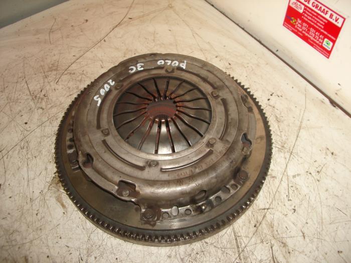 Used Flywheel Volkswagen Polo Price on request offered by de Graaf autodemontage B.V.