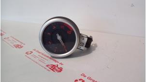 Used Tachometer Renault Twingo II (CN) 1.5 dCi 90 FAP Price € 35,00 Margin scheme offered by de Graaf autodemontage B.V.