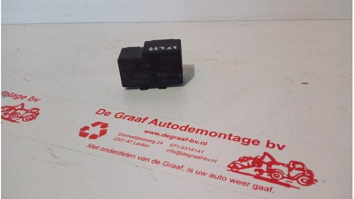 Begagnade Relä Volvo 940 II Estate 2.3 Turbo Pris € 20,00 Marginaltabell erbjuds av de Graaf autodemontage B.V.