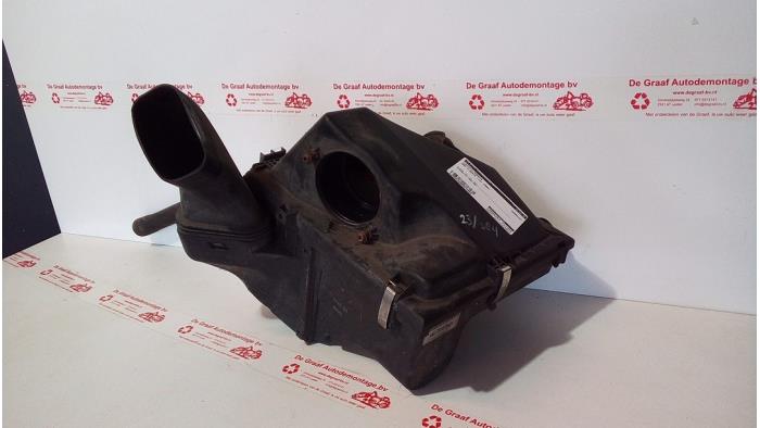 Gebrauchte Luftfiltergehäuse BMW 3 serie Touring (E91) 320d 16V Preis € 35,00 Margenregelung angeboten von de Graaf autodemontage B.V.