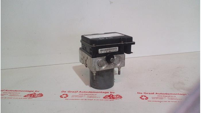 Usagé Pompe ABS Smart Forfour (454) 1.1 12V Prix € 100,00 Règlement à la marge proposé par de Graaf autodemontage B.V.