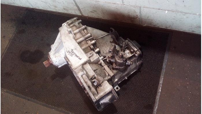 Getriebe van een Volkswagen Transporter T5 1.9 TDi 2003