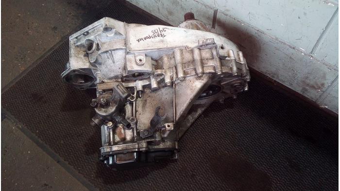 Getriebe van een Volkswagen Transporter T5 1.9 TDi 2003