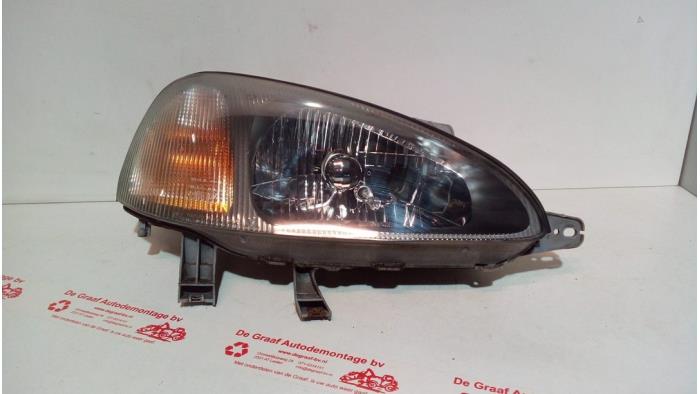 Używane Reflektor prawy Chevrolet Tacuma 1.6 16V Cena € 30,00 Procedura marży oferowane przez de Graaf autodemontage B.V.