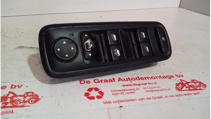 Usados Interruptor combinado de ventanillas Citroen C8 (EA/EB) 2.2 HDi 16V Precio € 35,00 Norma de margen ofrecido por de Graaf autodemontage B.V.