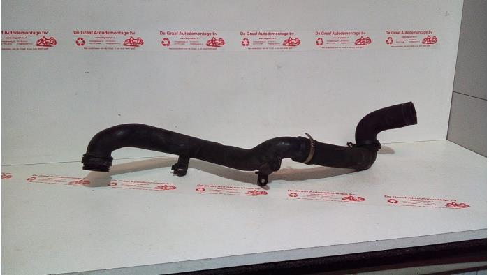 Gebrauchte Intercooler Rohr Peugeot Bipper (AA) 1.3 HDI Preis € 30,00 Margenregelung angeboten von de Graaf autodemontage B.V.