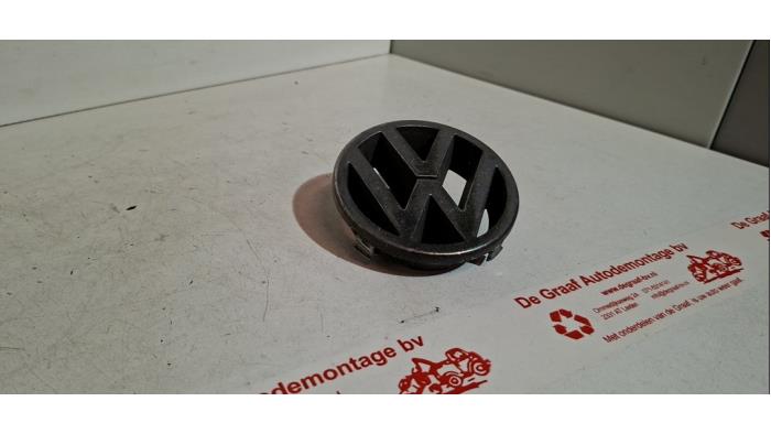 Używane Emblemat Volkswagen Golf III (1H1) Cena € 10,00 Procedura marży oferowane przez de Graaf autodemontage B.V.