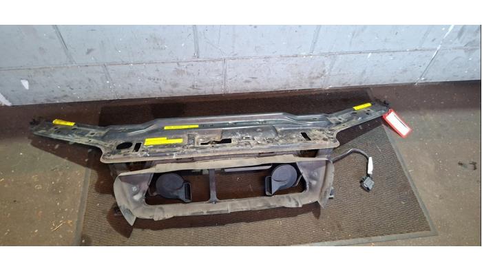 Używane Panel przedni Volvo XC70 (SZ) XC70 2.5 T 20V Cena € 75,00 Procedura marży oferowane przez de Graaf autodemontage B.V.