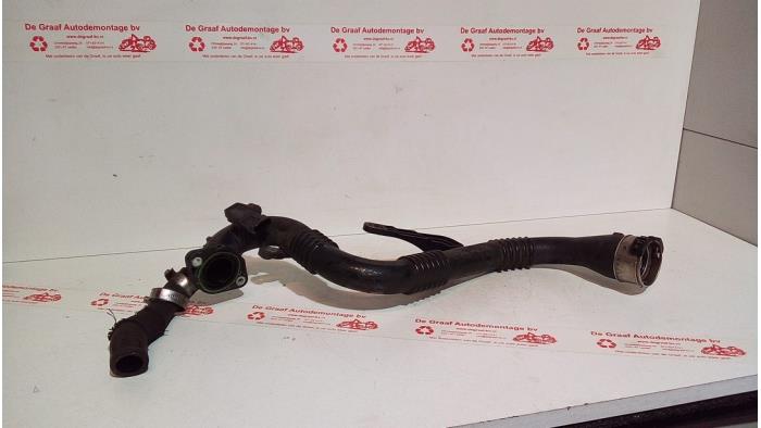 Gebrauchte Intercooler Schlauch Dacia Sandero II 0.9 TCE 12V Preis € 30,00 Margenregelung angeboten von de Graaf autodemontage B.V.