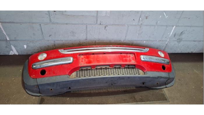 Usados Parachoques BMW Mini (R50/53) 1.6 16V One Precio € 100,00 Norma de margen ofrecido por de Graaf autodemontage B.V.