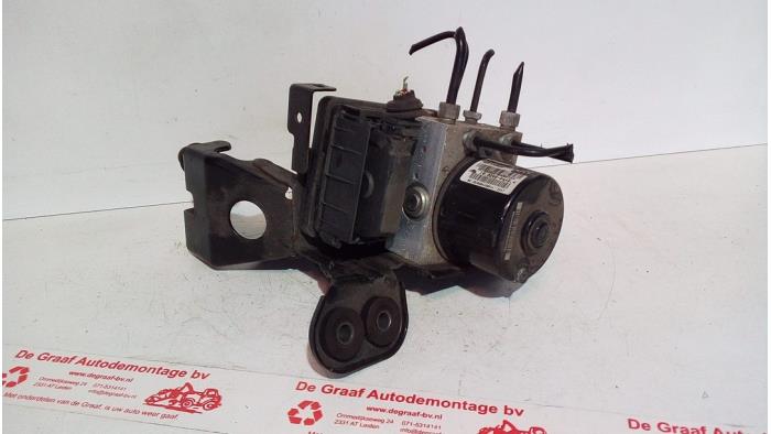 Begagnade ABS-pump Opel Astra J Sports Tourer (PD8/PE8/PF8) 1.7 CDTi 16V Pris € 75,00 Marginaltabell erbjuds av de Graaf autodemontage B.V.