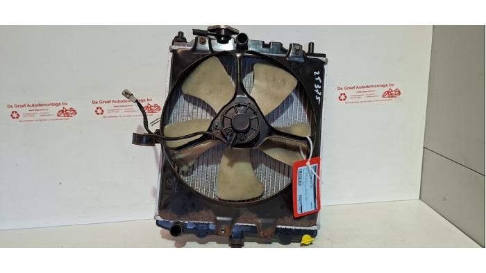 Usagé Radiateur Daihatsu Cuore (L501) 850,Domino Prix € 75,00 Règlement à la marge proposé par de Graaf autodemontage B.V.