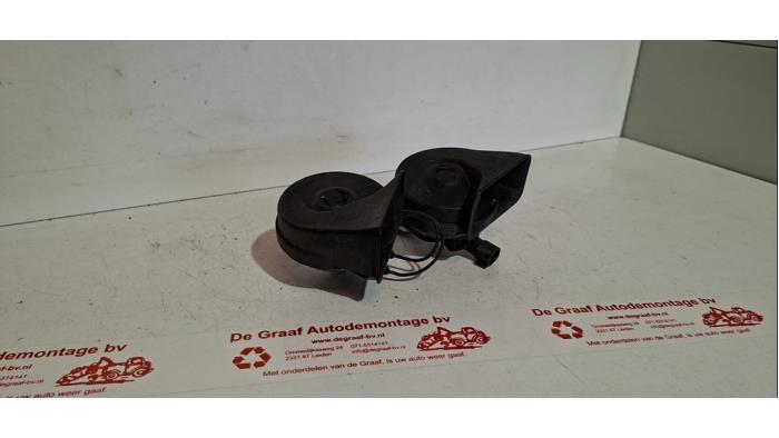 Używane Klakson Ford Mondeo IV Wagon 1.6 Ti 16V Cena € 20,00 Procedura marży oferowane przez de Graaf autodemontage B.V.