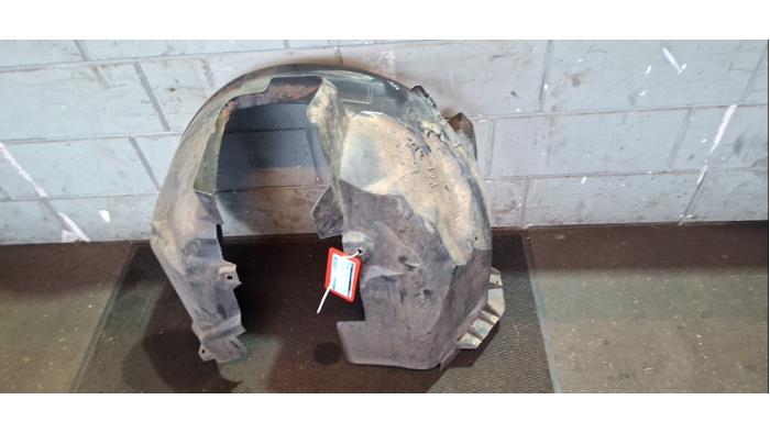 Używane Nadkole Ford Mondeo IV Wagon 1.6 Ti 16V Cena € 30,00 Procedura marży oferowane przez de Graaf autodemontage B.V.
