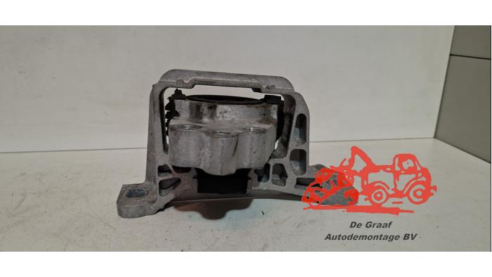 Support moteur d'un Ford Focus 3 Wagon 1.0 Ti-VCT EcoBoost 12V 125 2012