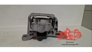 Support moteur d'un Ford Focus 3 Wagon 1.0 Ti-VCT EcoBoost 12V 125 2012
