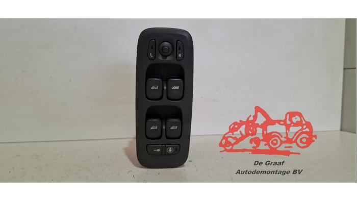 Usados Interruptor combinado de ventanillas Volvo S60 I (RS/HV) 2.4 D5 20V Precio € 40,00 Norma de margen ofrecido por de Graaf autodemontage B.V.
