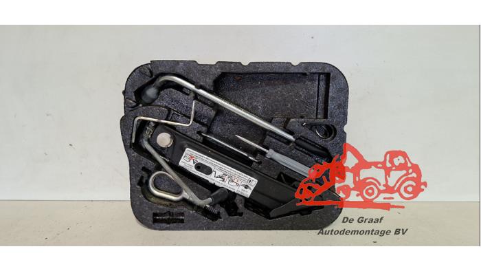Gebrauchte Wagenheber- Set BMW Mini (R50/53) 1.6 16V Cooper Preis € 40,00 Margenregelung angeboten von de Graaf autodemontage B.V.