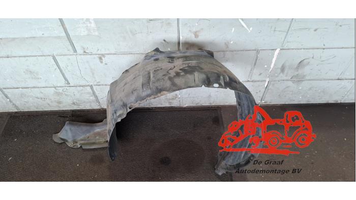 Używane Nadkole Mazda 323 C (BA13) 1.8i 16V Cena € 25,00 Procedura marży oferowane przez de Graaf autodemontage B.V.