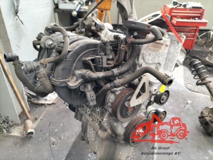 Engine from a Volkswagen Golf V (1K1) 1.6 FSI 16V 2008