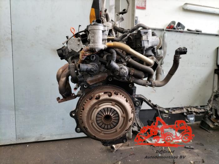 Engine from a Volkswagen Golf V (1K1) 1.6 FSI 16V 2008