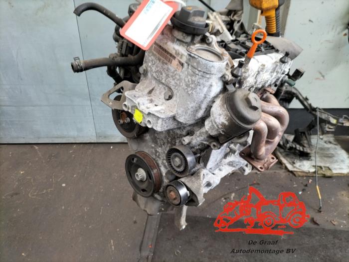 Engine from a Volkswagen Golf V (1K1) 1.6 FSI 16V 2008
