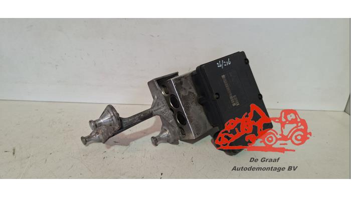 Used ABS pump Mercedes C Combi (S203) 1.8 C-200K 16V Price € 35,00 Margin scheme offered by de Graaf autodemontage B.V.