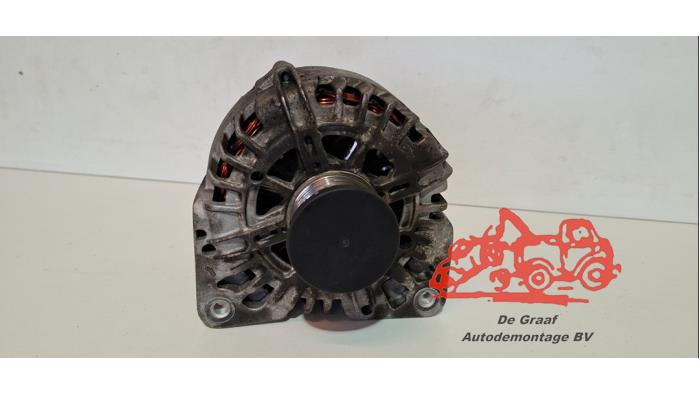 Gebrauchte Dynamo Opel Vivaro 2.0 CDTI Preis € 75,00 Margenregelung angeboten von de Graaf autodemontage B.V.