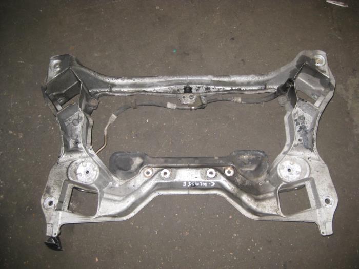Used Subframe Mercedes C Combi (S203) 2.0 C-200K 16V Price on request offered by de Graaf autodemontage B.V.