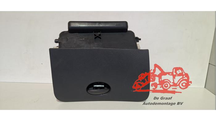 Begagnade Handskfack Citroen C2 (JM) 1.4 Pris € 35,00 Marginaltabell erbjuds av de Graaf autodemontage B.V.