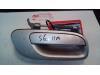 Rear door handle 4-door, right from a Volvo S60 I (RS/HV), 2000 / 2010 2.4 20V 140, Saloon, 4-dr, Petrol, 2.435cc, 103kW (140pk), FWD, B5244S2, 2000-07 / 2010-04, RS65 2003