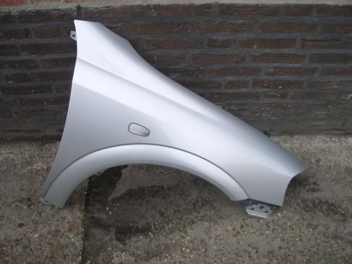 Front wing, right from a Opel Astra G (F08/48) 1.7 DTL 2000